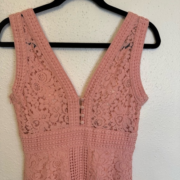 BARDOT Morgan Front Slit Lace Cocktail Dress in Blush Pink Sz. 4 XS - Picture 5 of 7